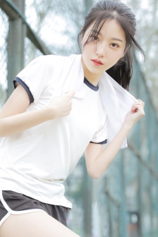 丰满少妇张开大白腿摄影图片